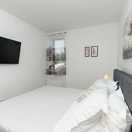 Villa Marta Luxury House With Heated Pool