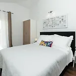 Вилла Marta Luxury House With Heated Pool Plano