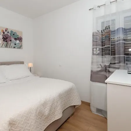 Marta Luxury House With Heated Pool Willa