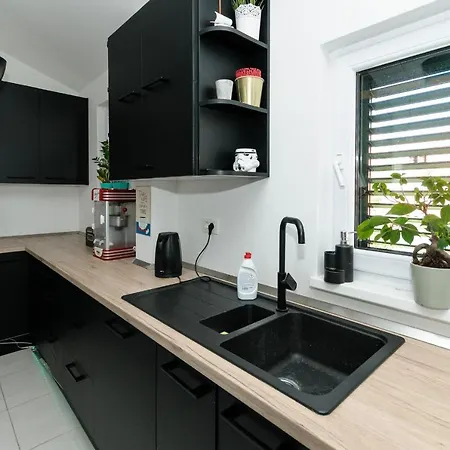 Marta Luxury House With Heated Pool Willa Plano