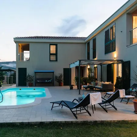 Willa Marta Luxury House With Heated Pool Plano