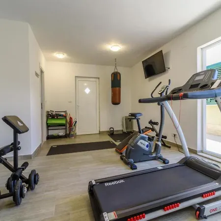 Marta Luxury House With Heated Pool Villa Plano