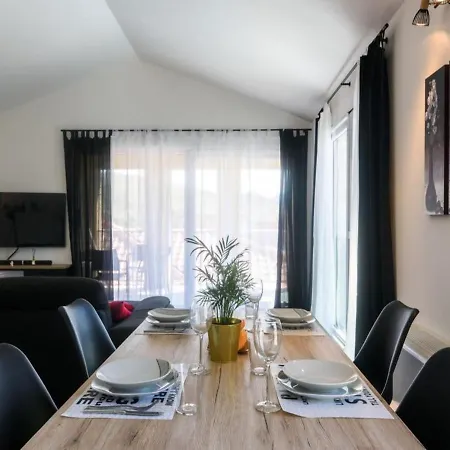 Marta Luxury House With Heated Pool Willa *