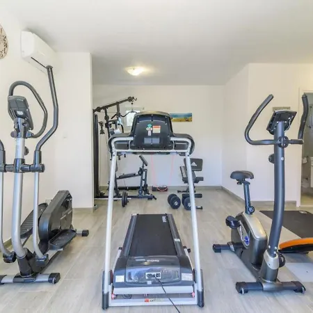 Marta Luxury House With Heated Pool Plano