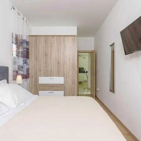 Villa Marta Luxury House With Heated Pool