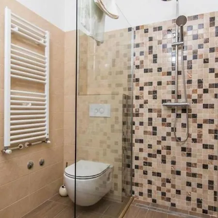 Marta Luxury House With Heated Pool