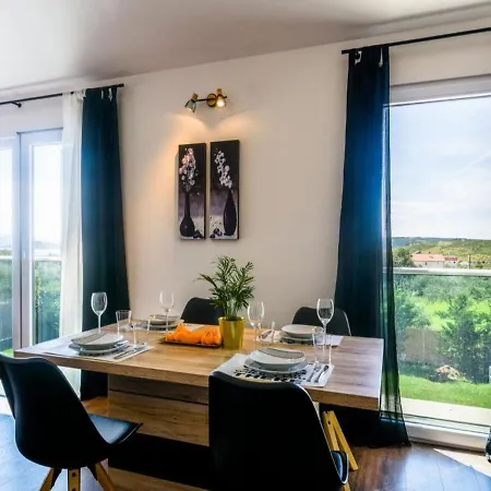 Marta Luxury House With Heated Pool Plano