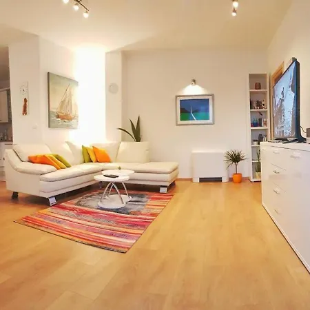 Marta Luxury House With Heated Pool