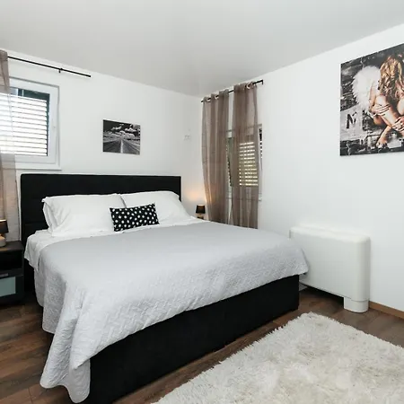 Marta Luxury House With Heated Pool 빌라 Plano