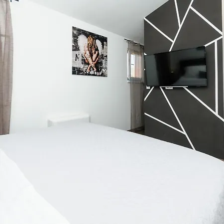 빌라 Marta Luxury House With Heated Pool