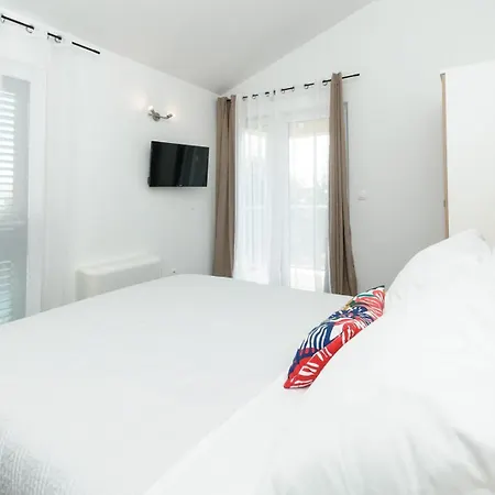 Villa Marta Luxury House With Heated Pool