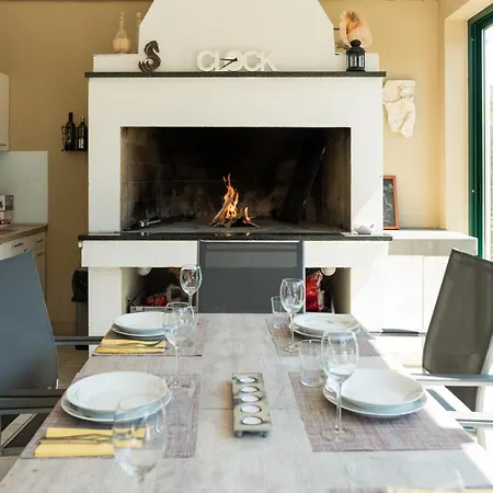 Marta Luxury House With Heated Pool Villa Plano