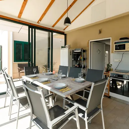 Marta Luxury House With Heated Pool Villa *