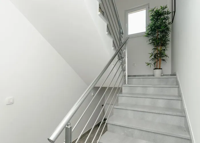 Marta Luxury House With Heated Pool