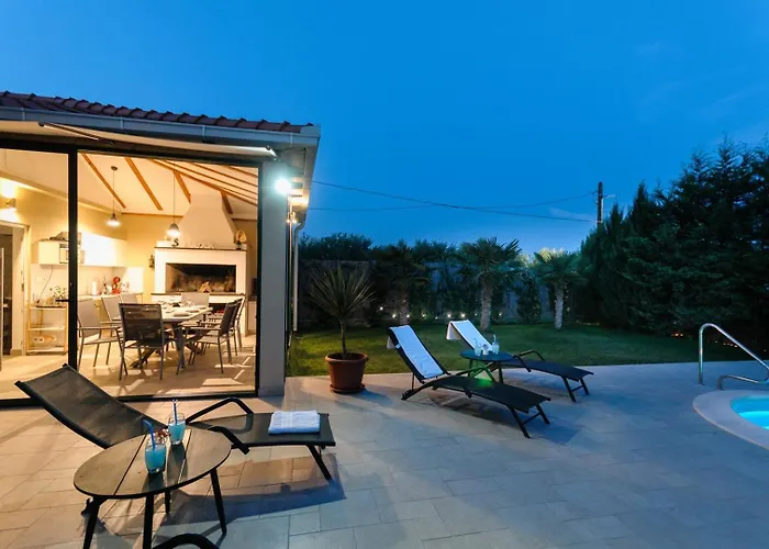 빌라 Marta Luxury House With Heated Pool