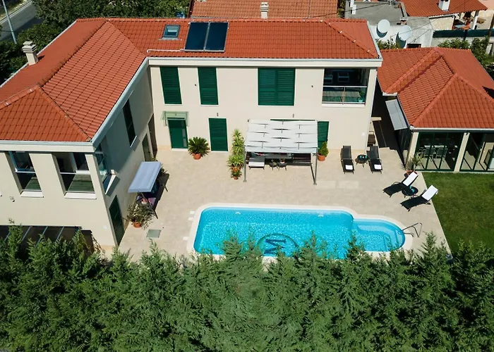 Marta Luxury House With Heated Pool *